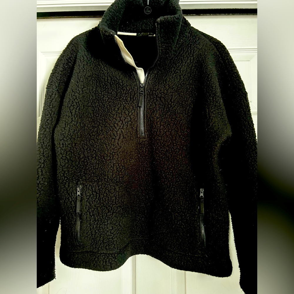 Jcrew polartec fleece half zip. Black. Size Medium